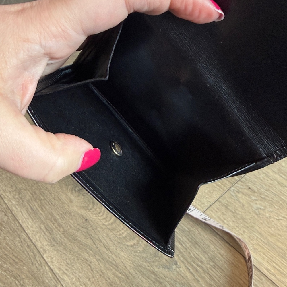 Louis Vuitton Porte-Feuille Elise trifold wallet crafted from black Epi leather - Picture 13 of 13